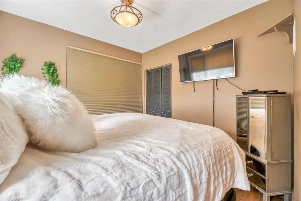 338067 1067 Drive E, #10
