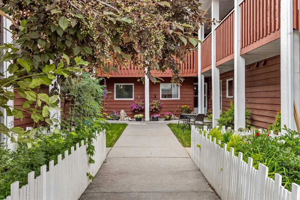 717 7th Street E, #4