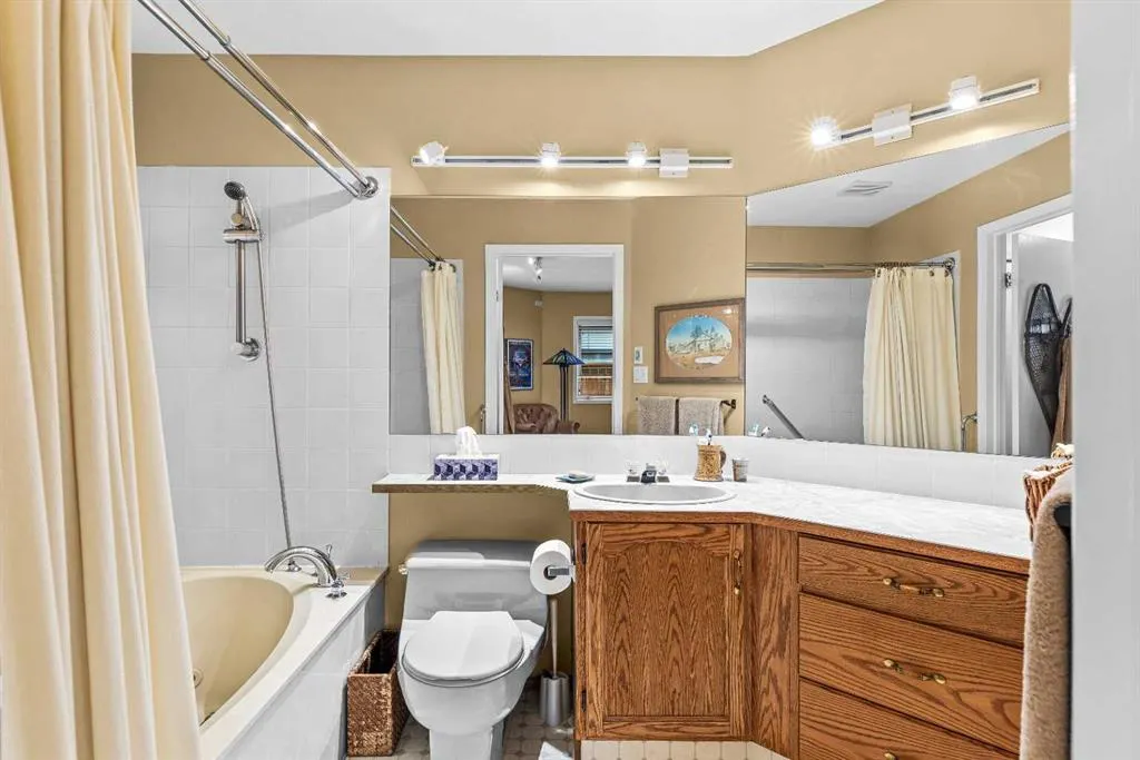 717 7th Street E, #4