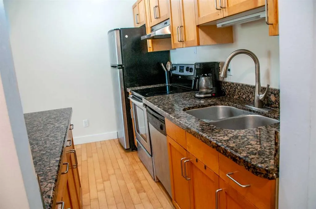 934 2 Avenue NW, #205
