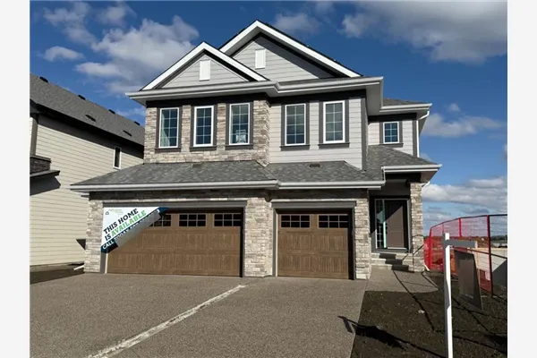 80 Legacy Woods Crescent SE