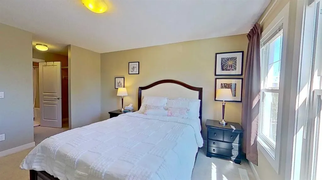 1304 Evanston Square NW