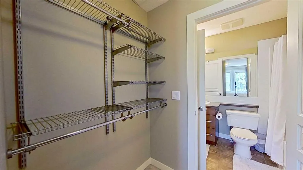1304 Evanston Square NW