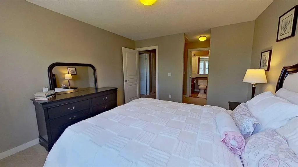 1304 Evanston Square NW