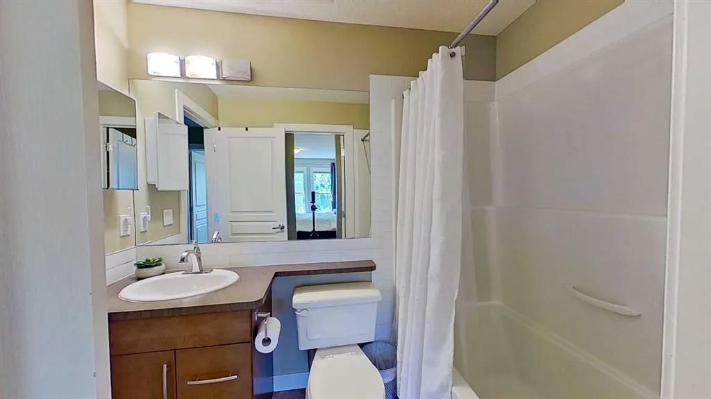 1304 Evanston Square NW