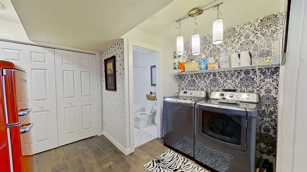 1304 Evanston Square NW