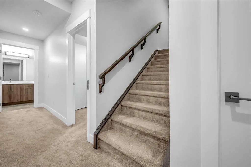 198 KINNIBURGH Crescent