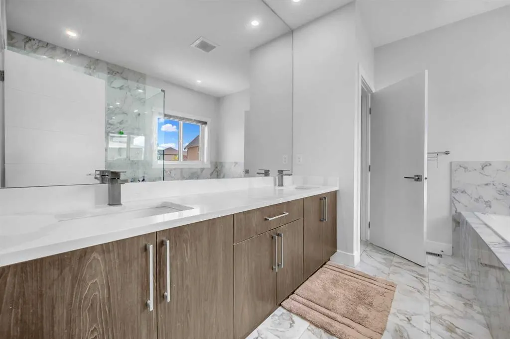 198 KINNIBURGH Crescent