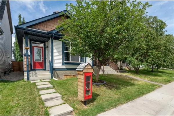 203 Auburn Bay Heights SE