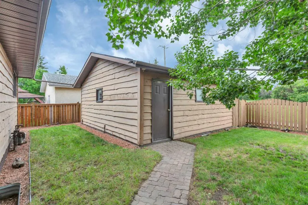 56 Haliburton Crescent