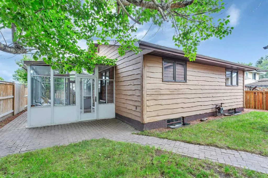 56 Haliburton Crescent