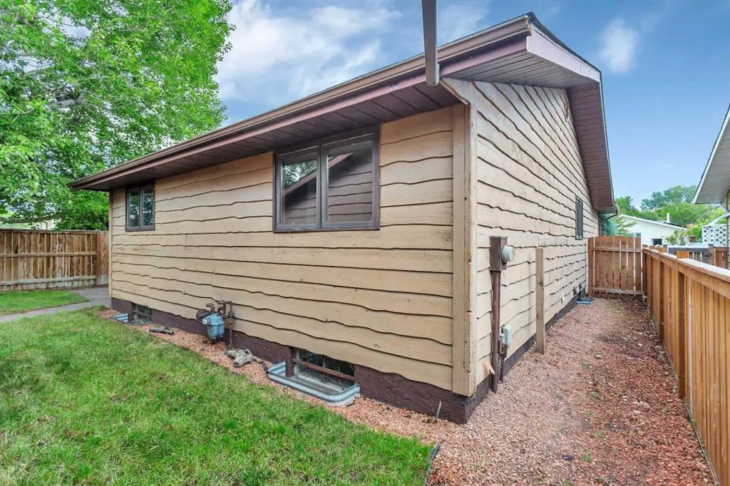 56 Haliburton Crescent