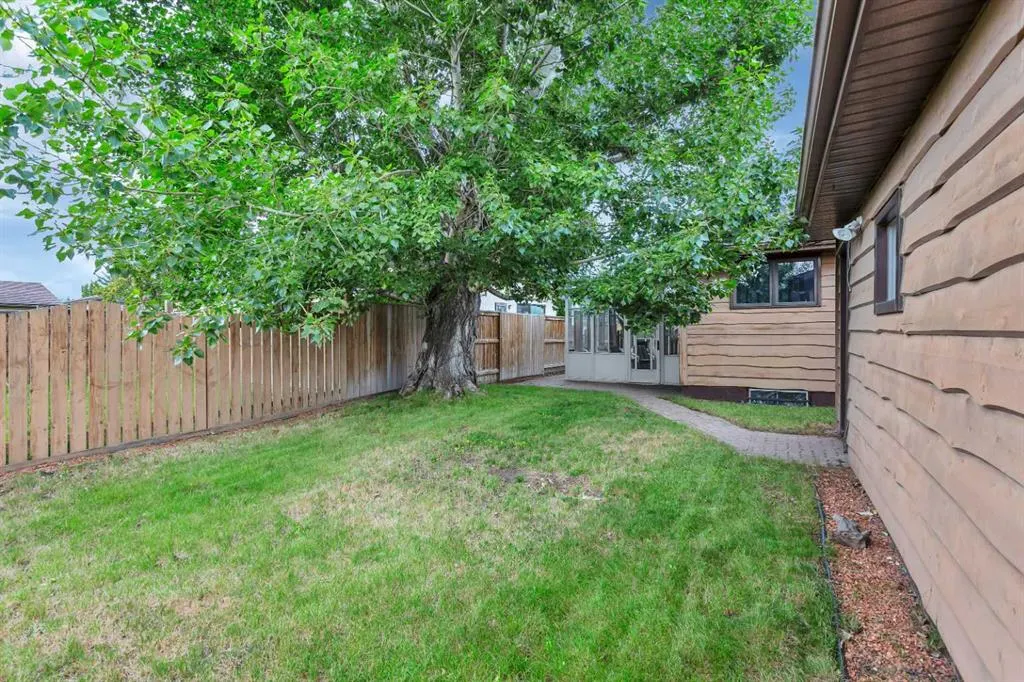 56 Haliburton Crescent