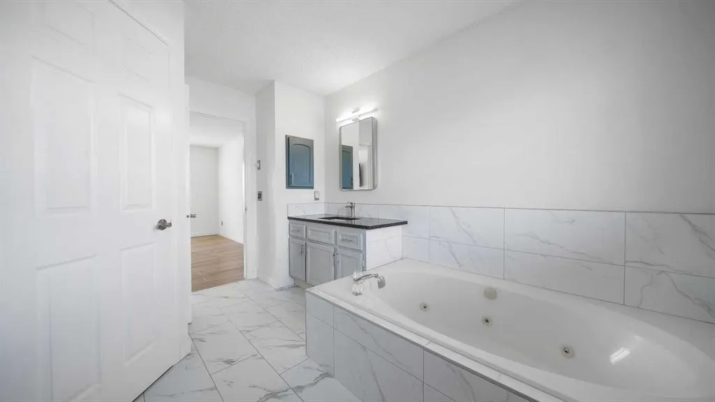 306 Long Beach Landing