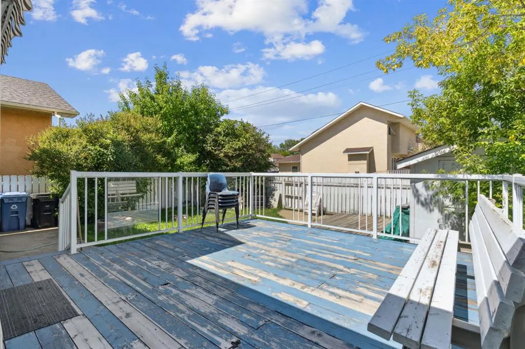 894 Applewood Drive SE
