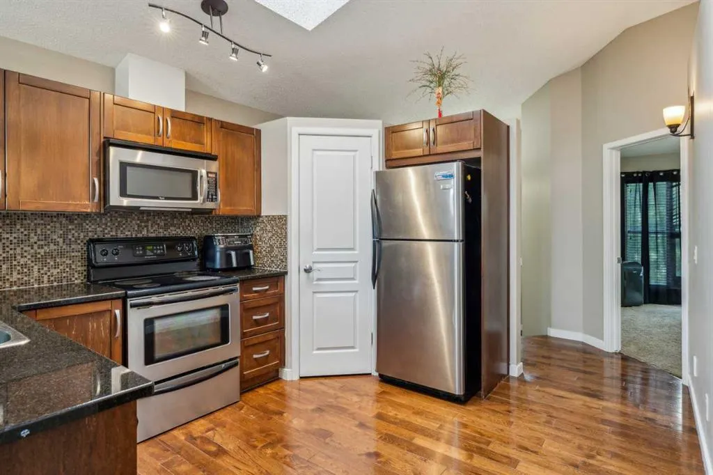 22 Auburn Bay View SE