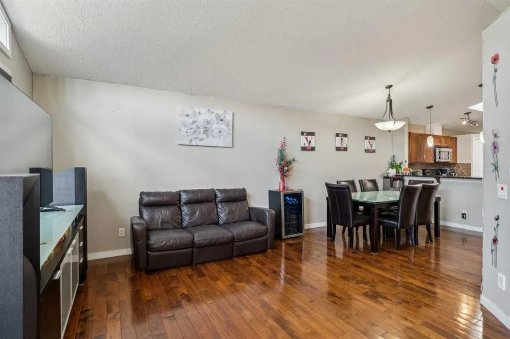 22 Auburn Bay View SE