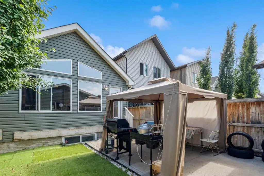 22 Auburn Bay View SE