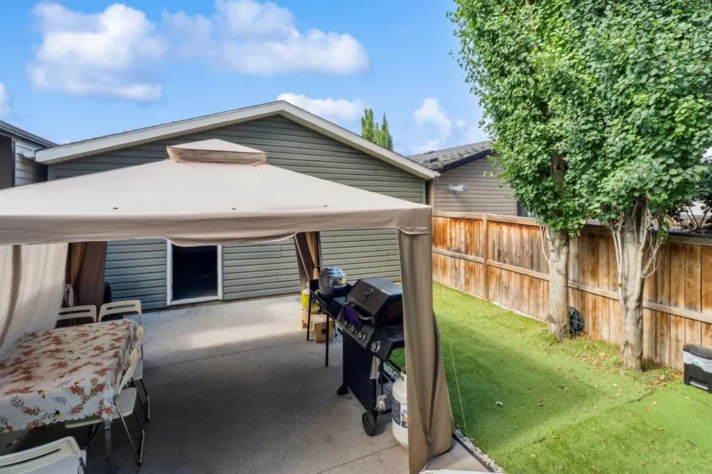 22 Auburn Bay View SE