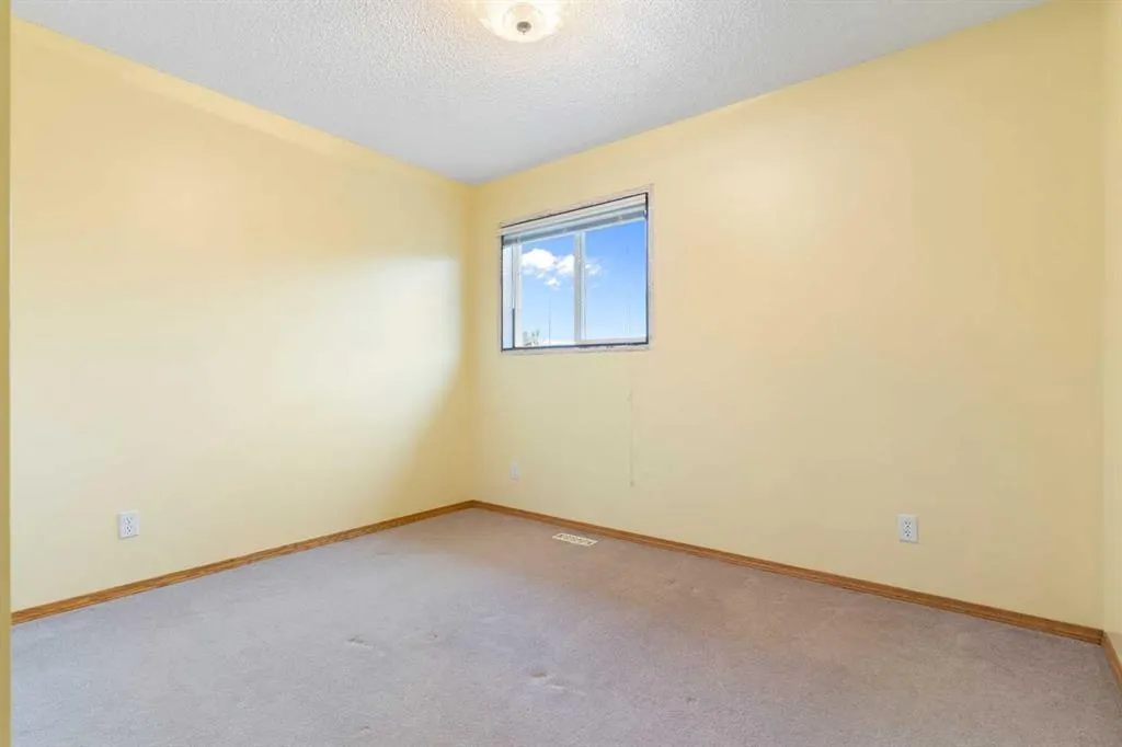 24 Bow Close
