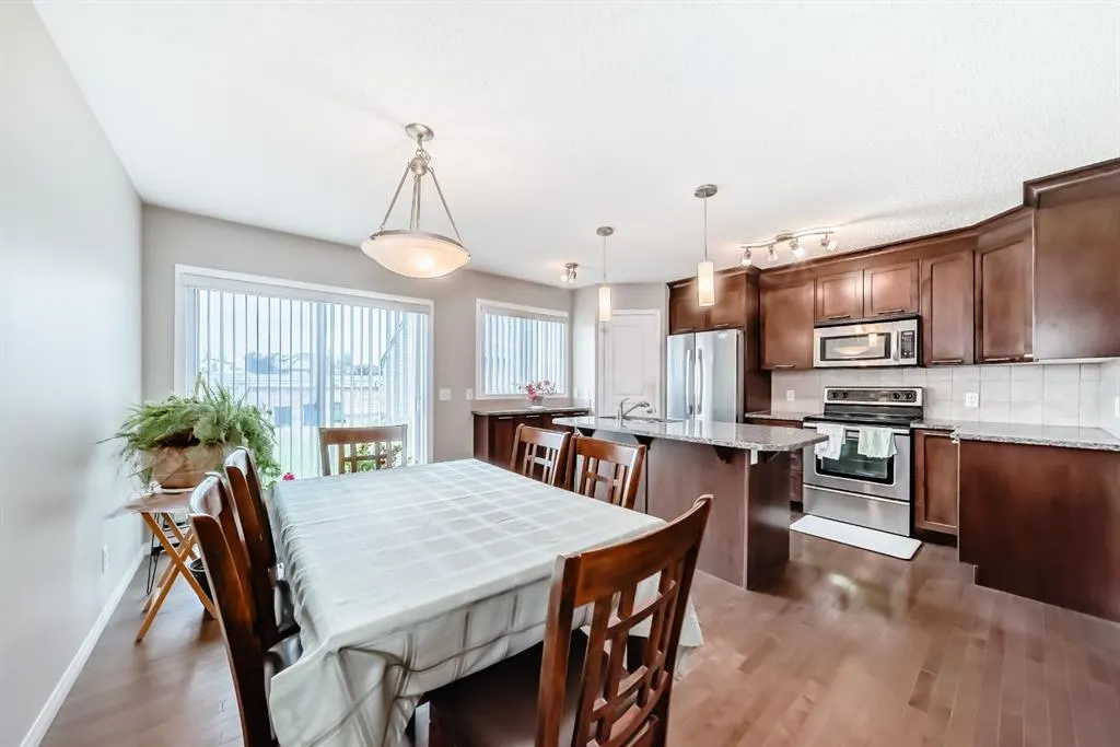 249 Elgin Meadows Park SE