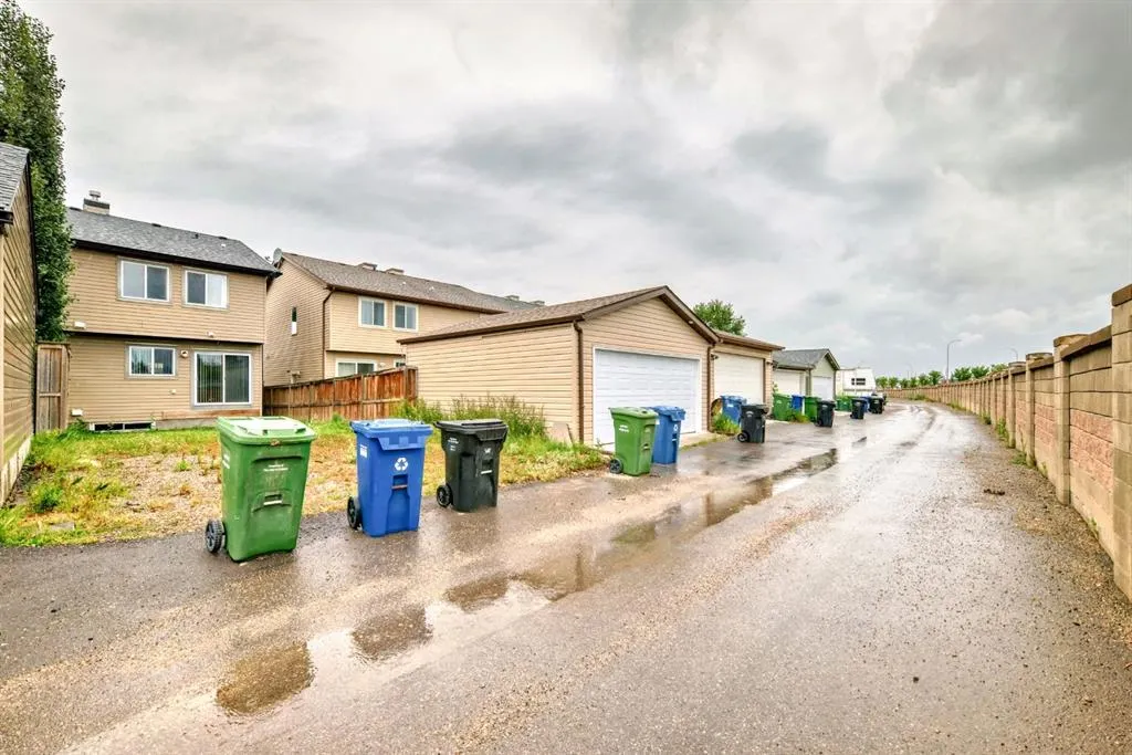 249 Elgin Meadows Park SE