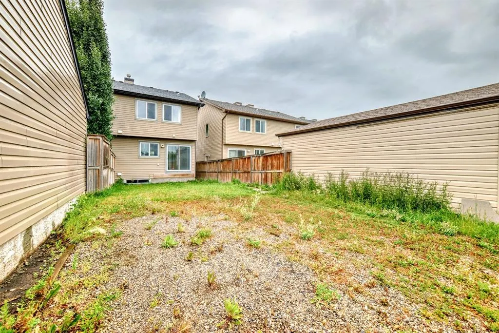 249 Elgin Meadows Park SE