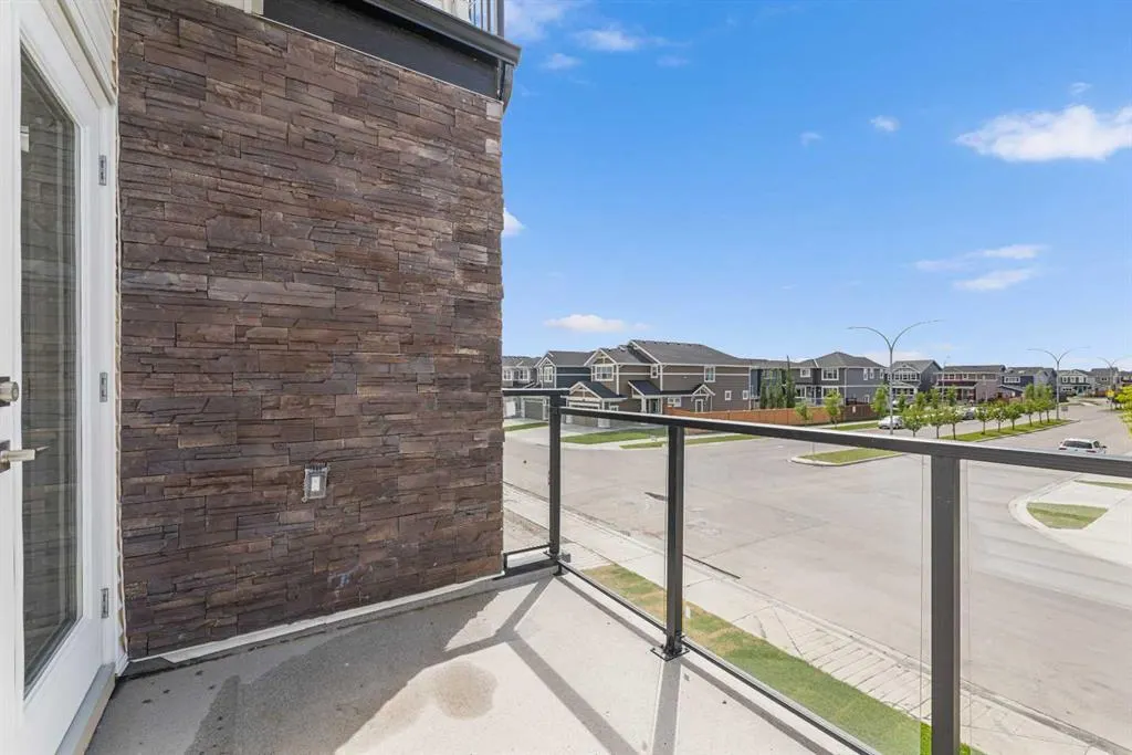 325 Red Sky Terrace NE