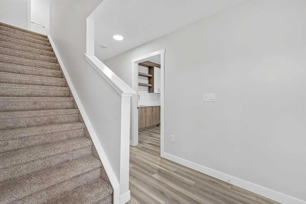 325 Red Sky Terrace NE