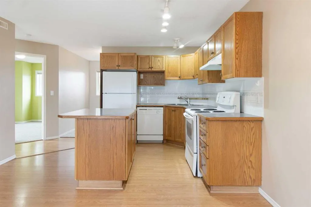 5220 50A Avenue, #605