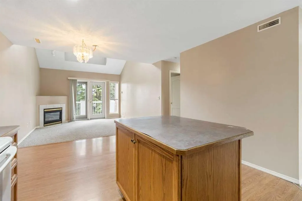 5220 50A Avenue, #605