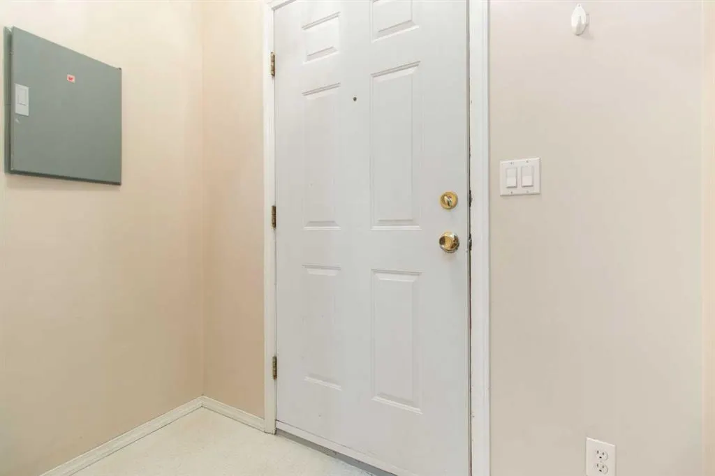 5220 50A Avenue, #605