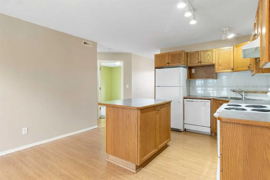 5220 50A Avenue, #605