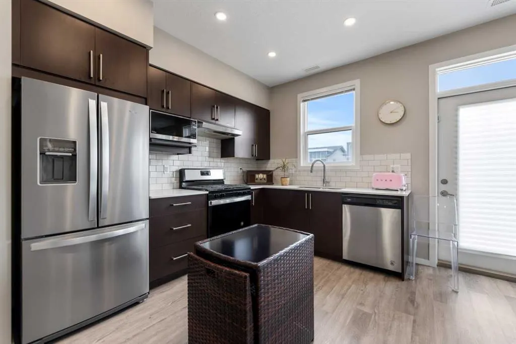 130 Redstone Walk NE, #203