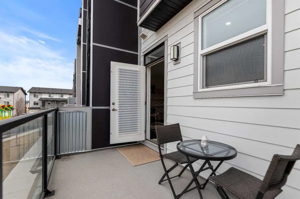 130 Redstone Walk NE, #203