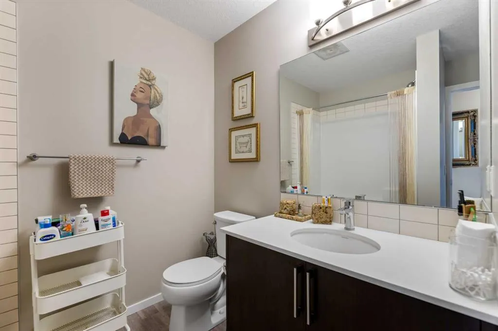 130 Redstone Walk NE, #203