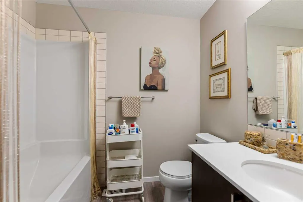 130 Redstone Walk NE, #203