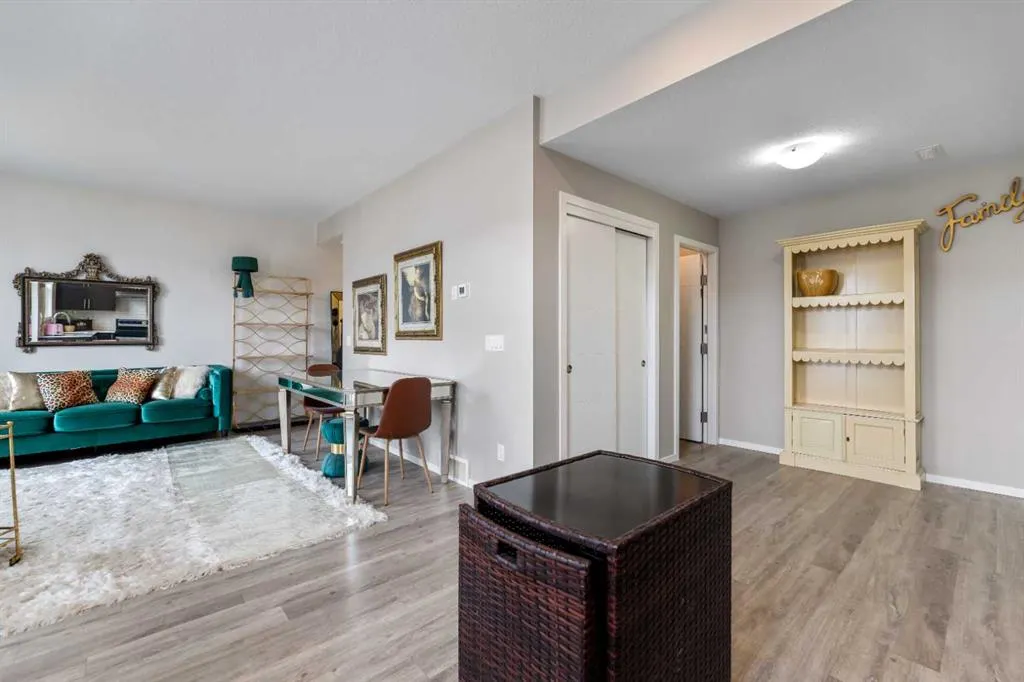 130 Redstone Walk NE, #203