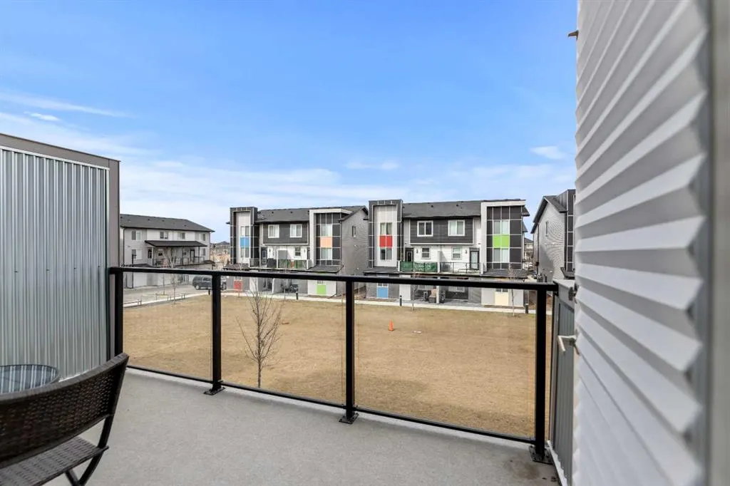 130 Redstone Walk NE, #203