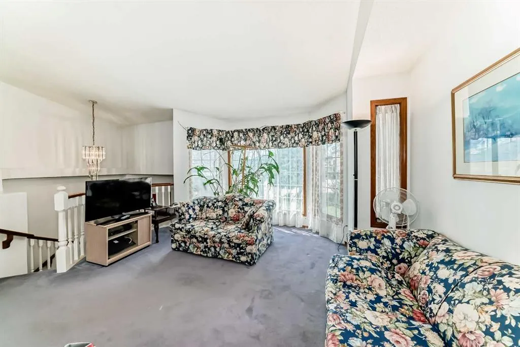 28 Harvest Oak Drive NE