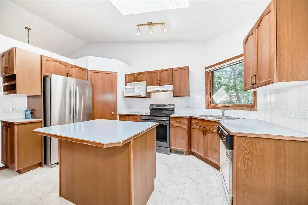 28 Harvest Oak Drive NE
