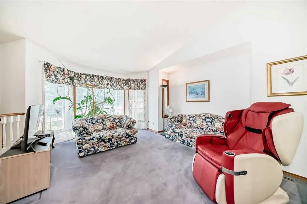 28 Harvest Oak Drive NE