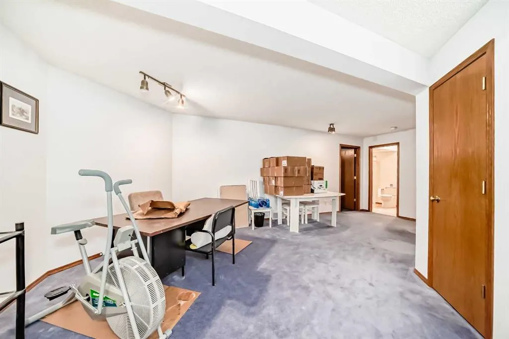 28 Harvest Oak Drive NE