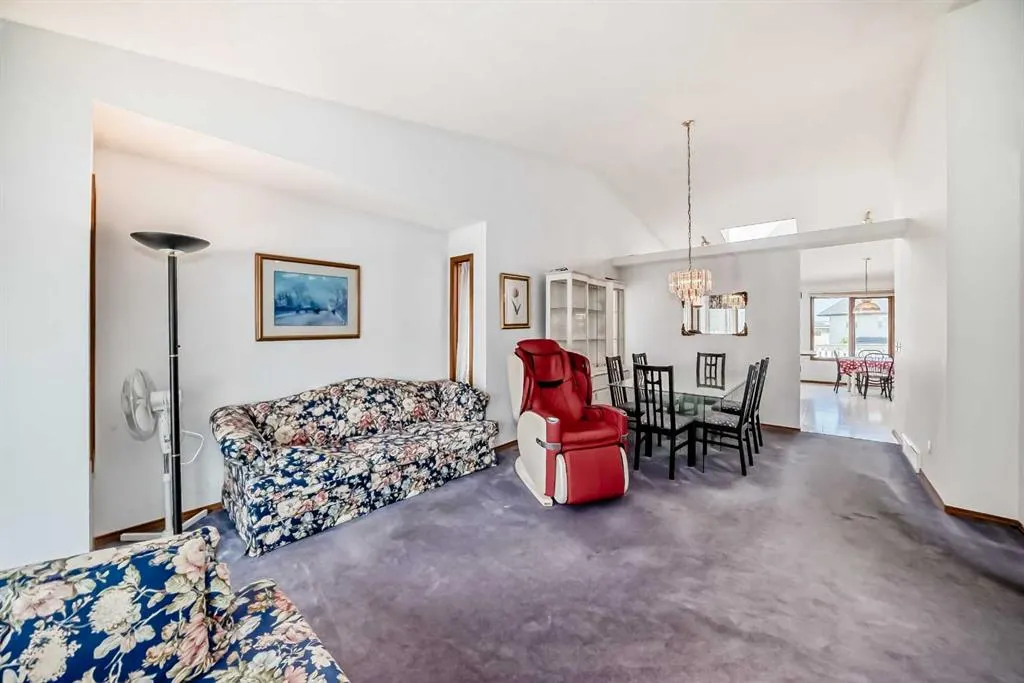 28 Harvest Oak Drive NE