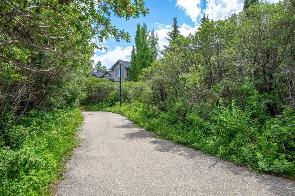10 Tusslewood Heights NW