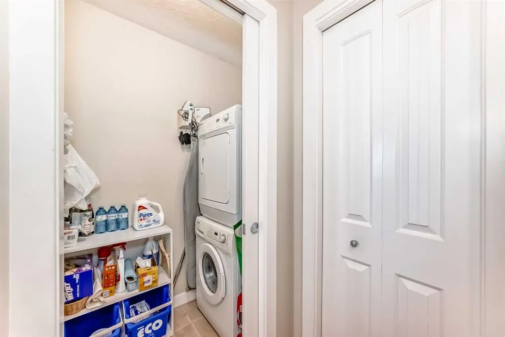 1005B Westmount Drive, #207