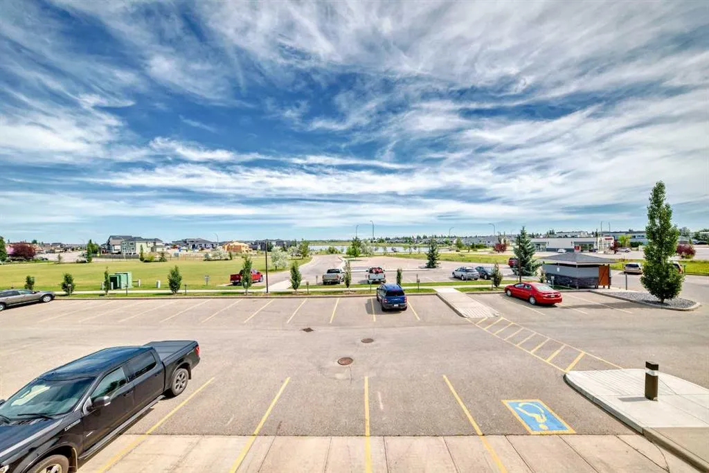 1005B Westmount Drive, #207
