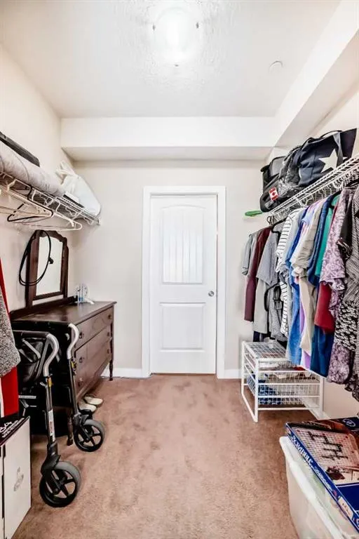 1005B Westmount Drive, #207
