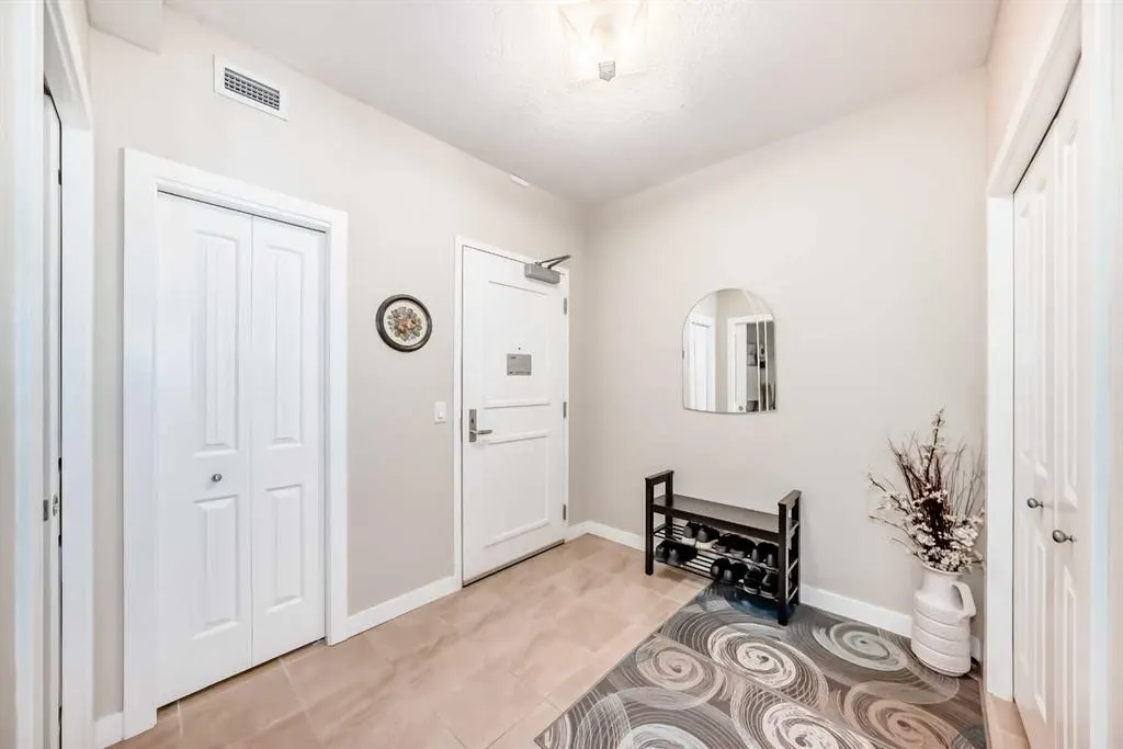 1005B Westmount Drive, #207