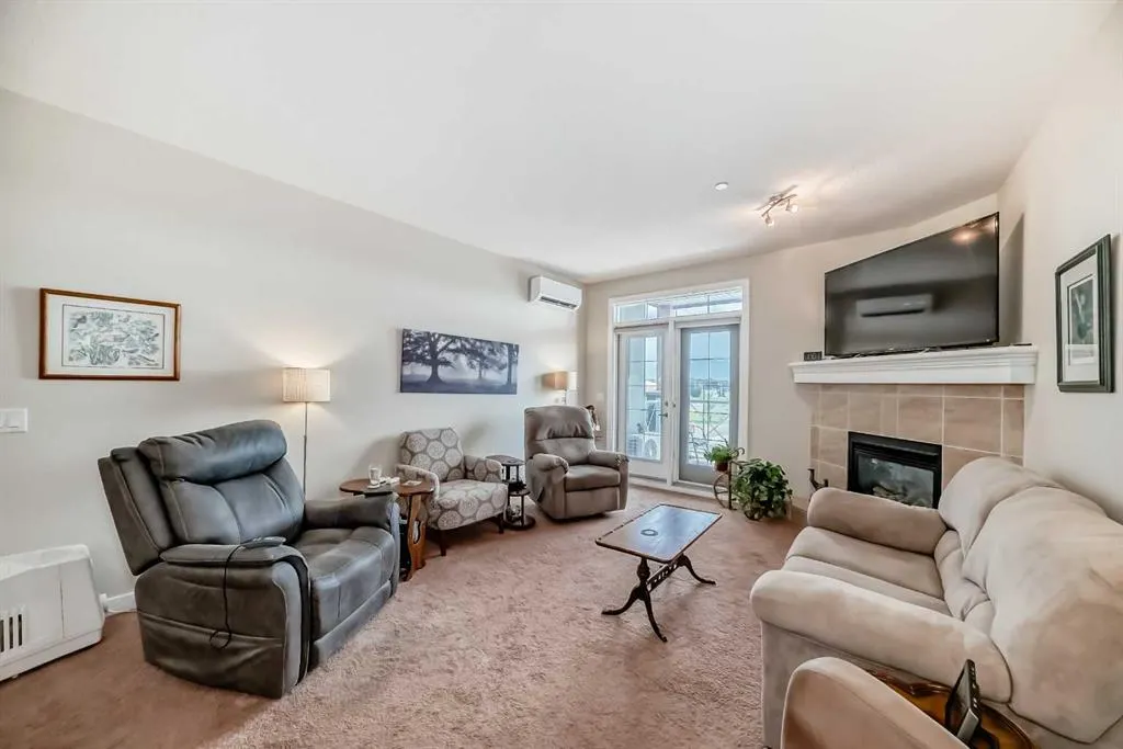 1005B Westmount Drive, #207